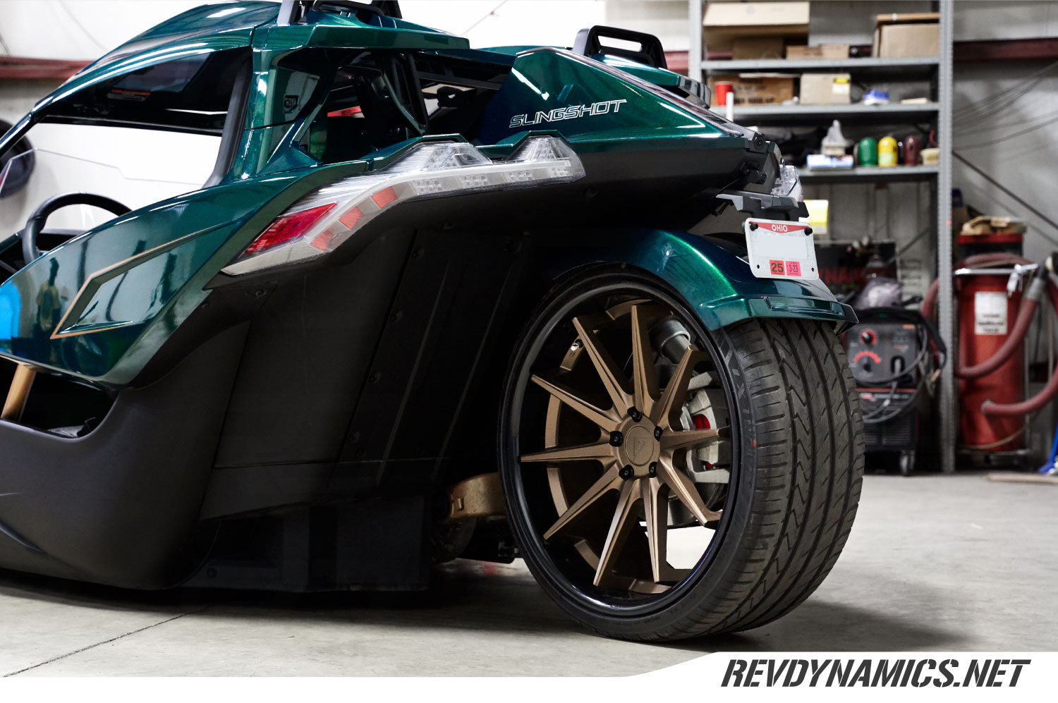 Polaris Slingshot with wide 305 rear tire and OEM fender