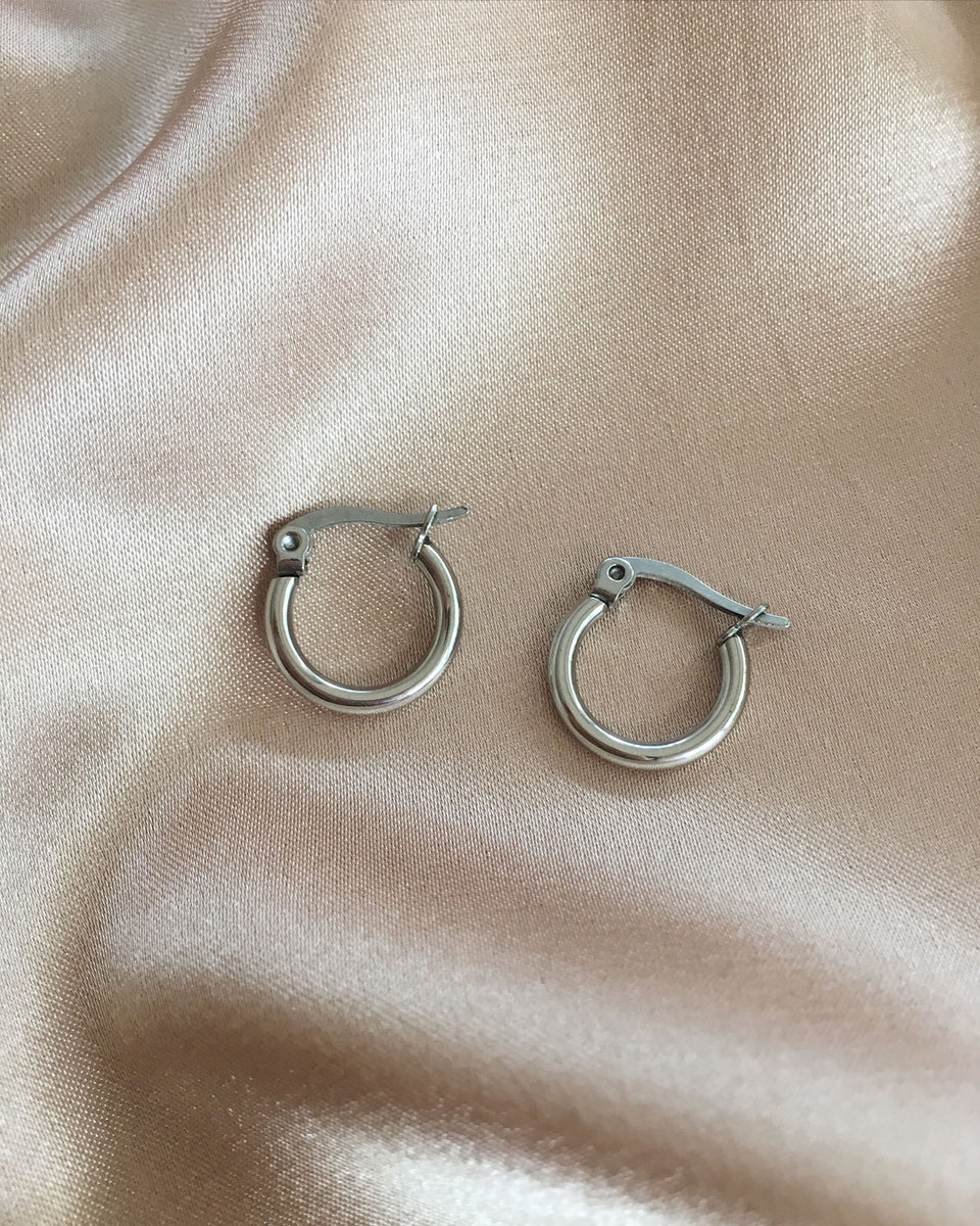 SKINNY Rei Hoops in Silver (Petite)– The Hexad