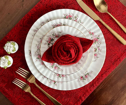 Experience the luxurious texture of our hemstitch dinner napkins – soft, smooth, and highly absorbent. Perfect for various occasions, such as dinner parties, kitchen use, or weddings, our luxury Christmas napkins add an elegant touch to holiday gatherings and party settings.  For a romantic touch, pair them with our Jacquard red napkins, folded like roses, perfect for Valentine's Day and holiday table decor.