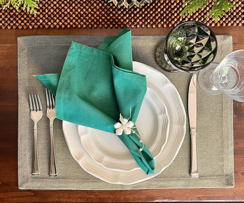 Fiber Placemats of beige color infuses the charm of spring tunes to the table.