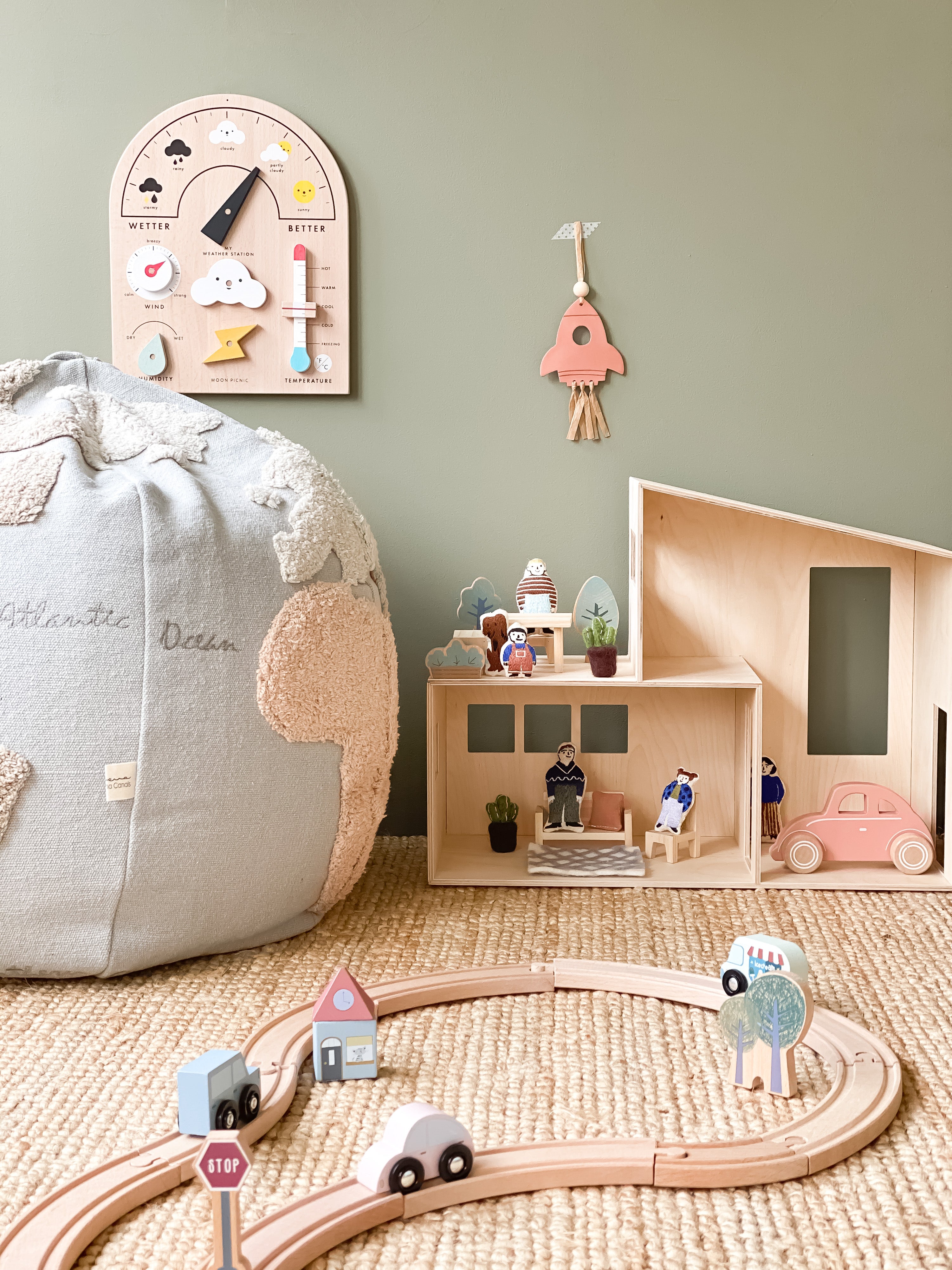 washable-kids-beanbag-and-cushions-lorena-canals-globe-beanbag-world