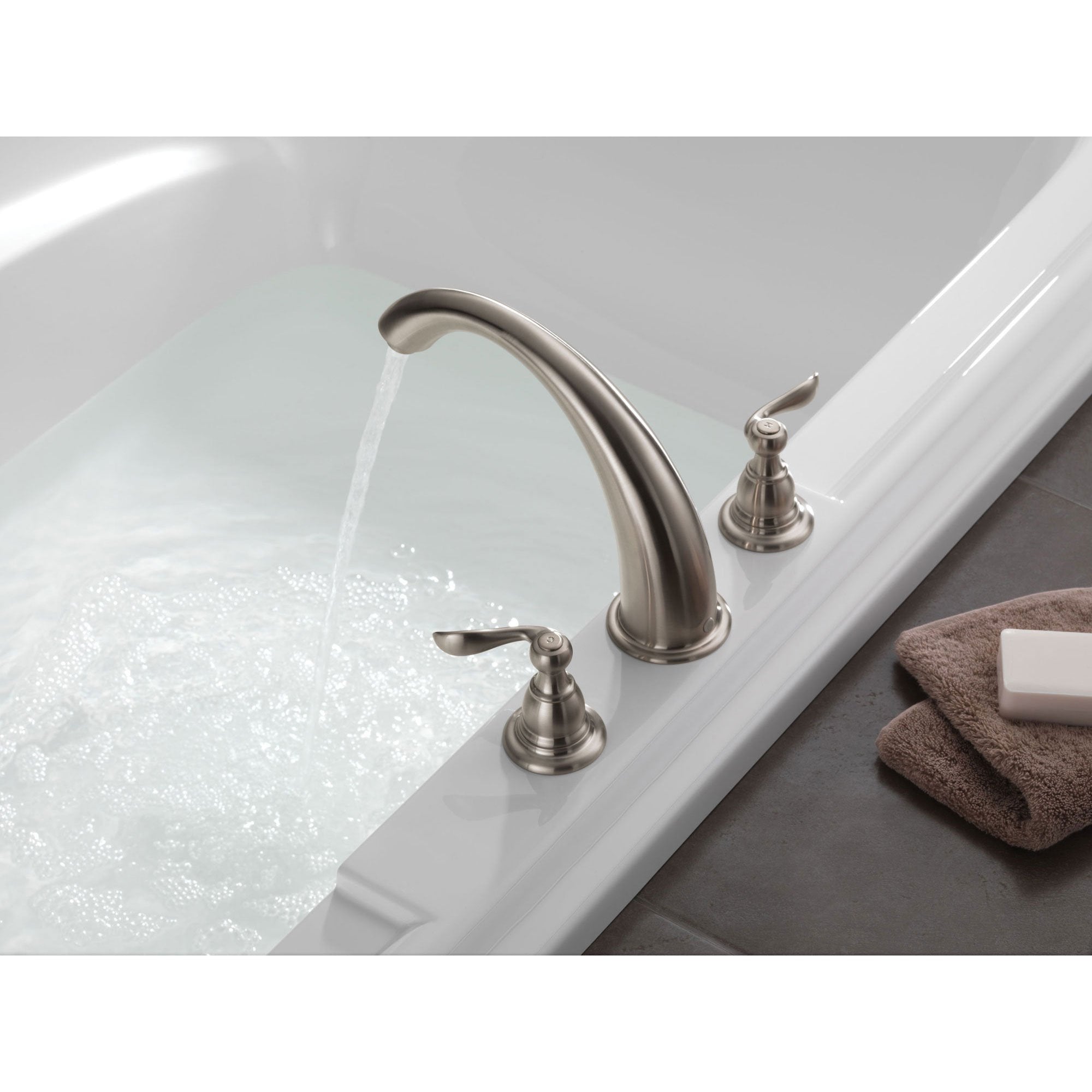 Delta Windemere Stainless Steel Finish Widespread Roman Tub Faucet