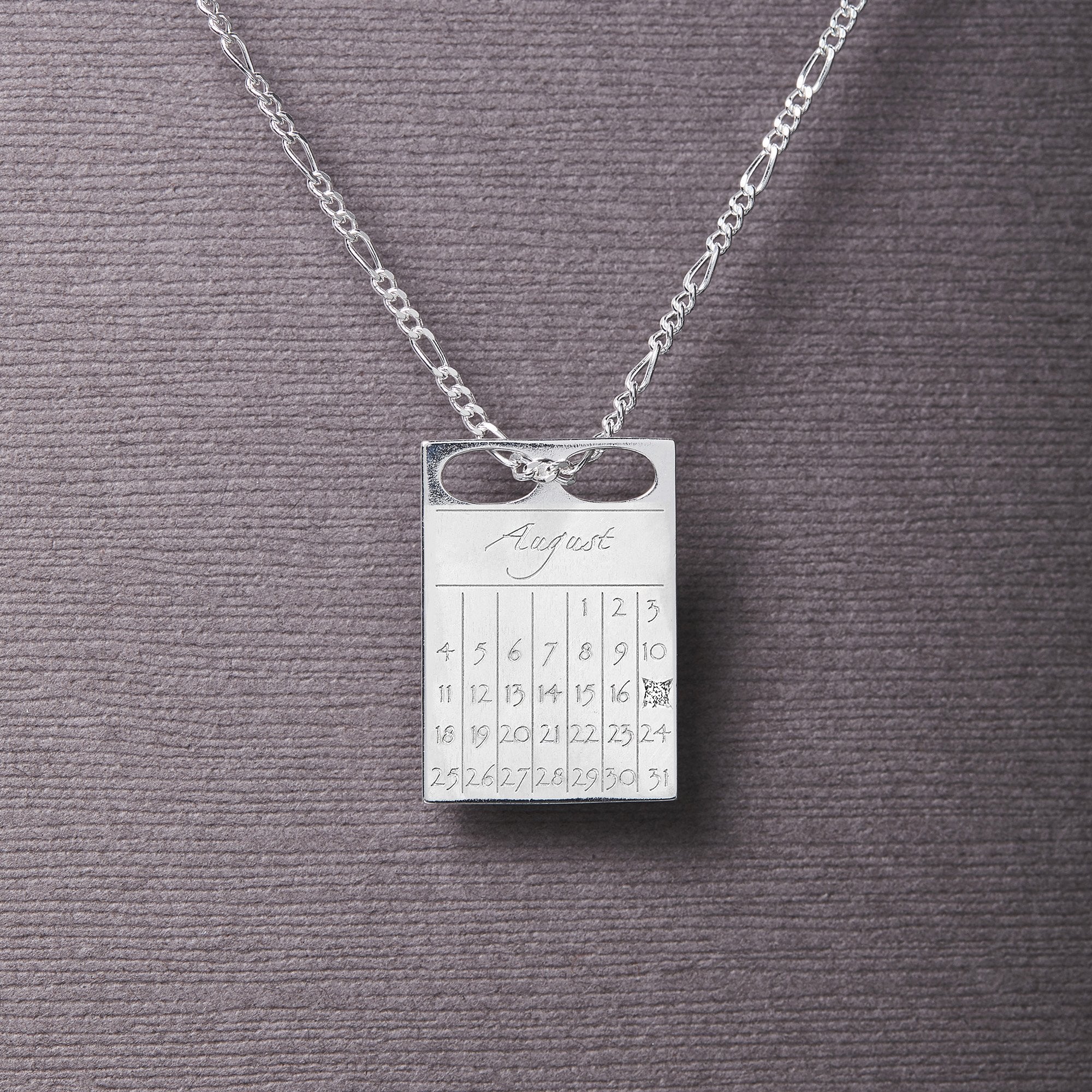 Billede af #DatePlate vedhæng og halskæde 50 CM - Sterling sølv med diamant - January / 1 / Ingen gravering