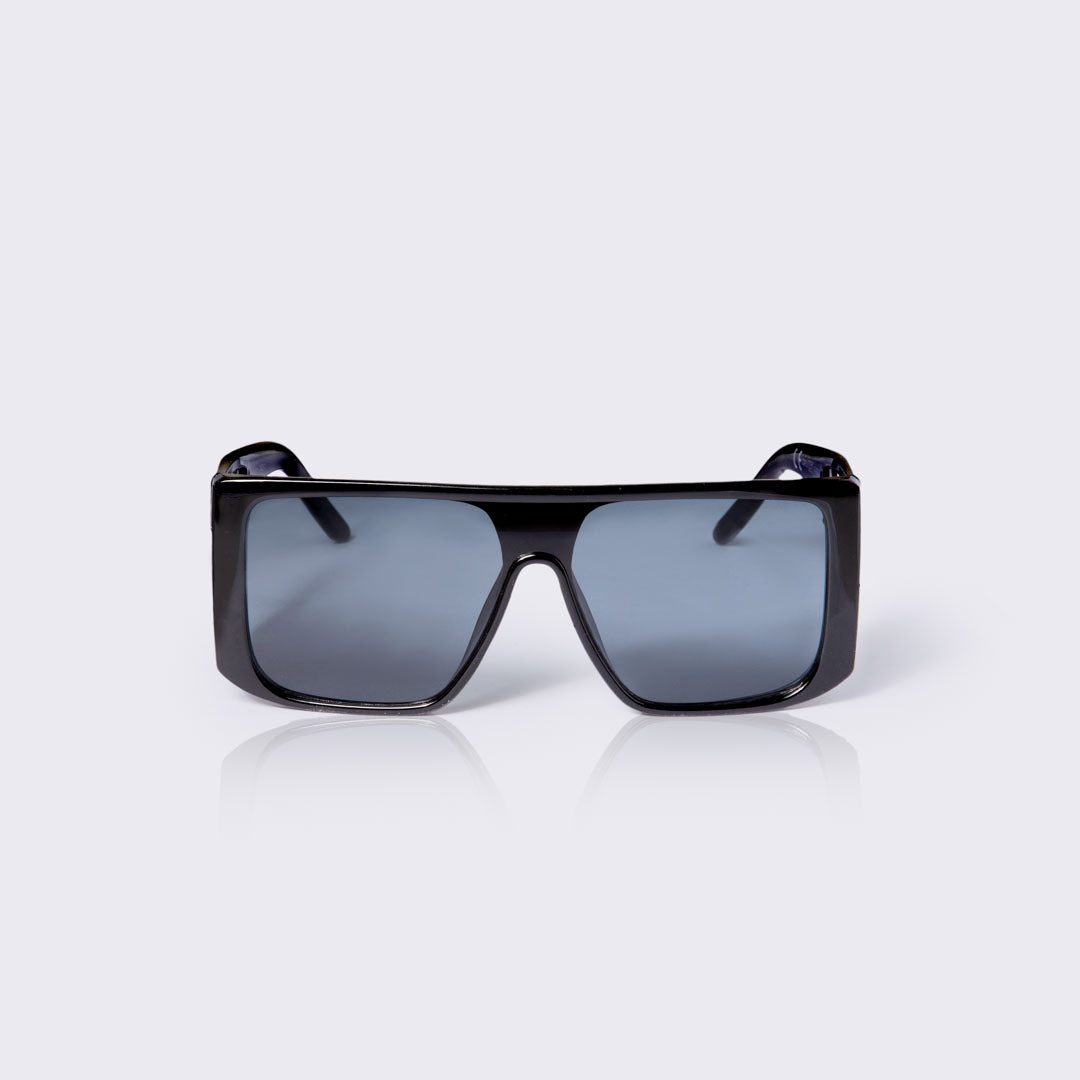 Se #FineShine - solbriller med sort stel og sorte brilleglas hos Dropps By Szhirley