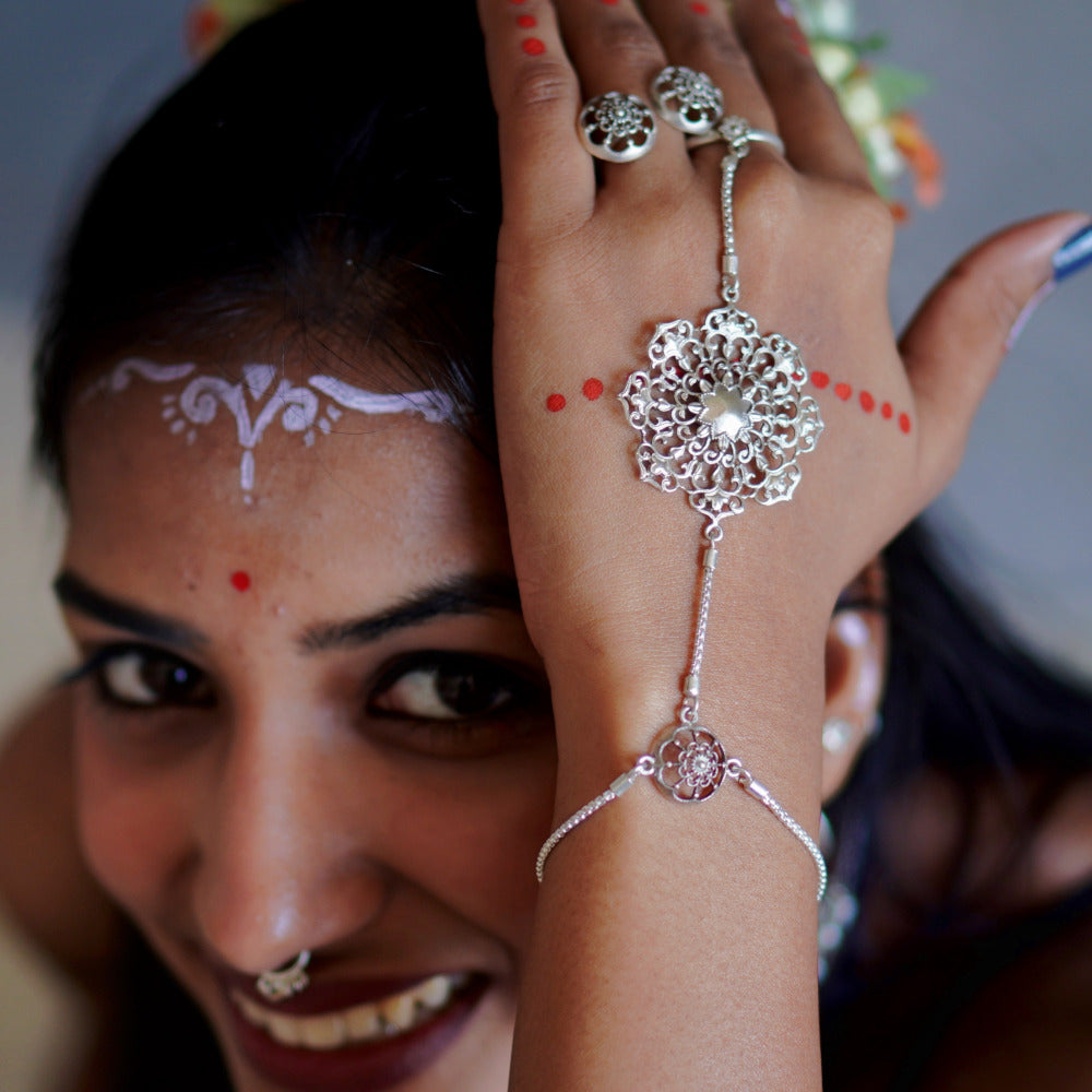 Buy Silver Vati Bracelet Mangalsutra, Bracelet Mangalsutra, Marathi  Jewellery, Silver Bracelet, Indian Jewelry,daily Wear, Gift for Her Online  in India - Etsy | Bride jewelry set, Trendy silver jewelry, Black beaded  bracelets