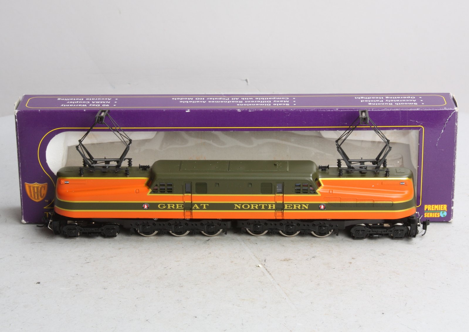 Ihc M9673 Ho Great Nothern Powered Gg1 Electric Locomotive