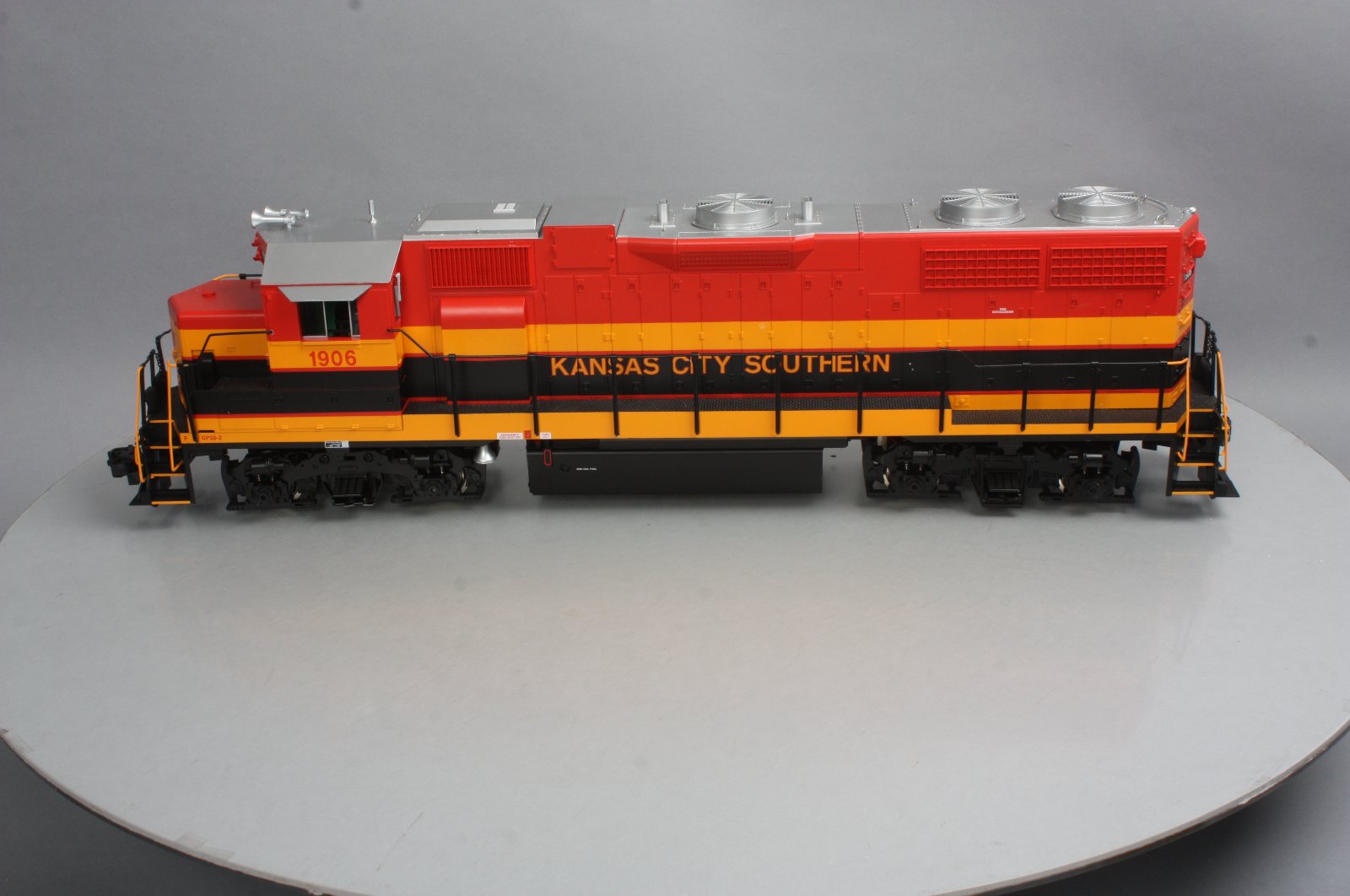 Usa Trains R G Kansas City Southern Gp 38 2 Diesel Locomotive 19 Trainz