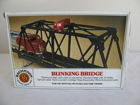 BACHMANN - N Built Up Blinking Bridge - Train Accessories (N Scale) (46904)  022899469041 B001RG9PKC