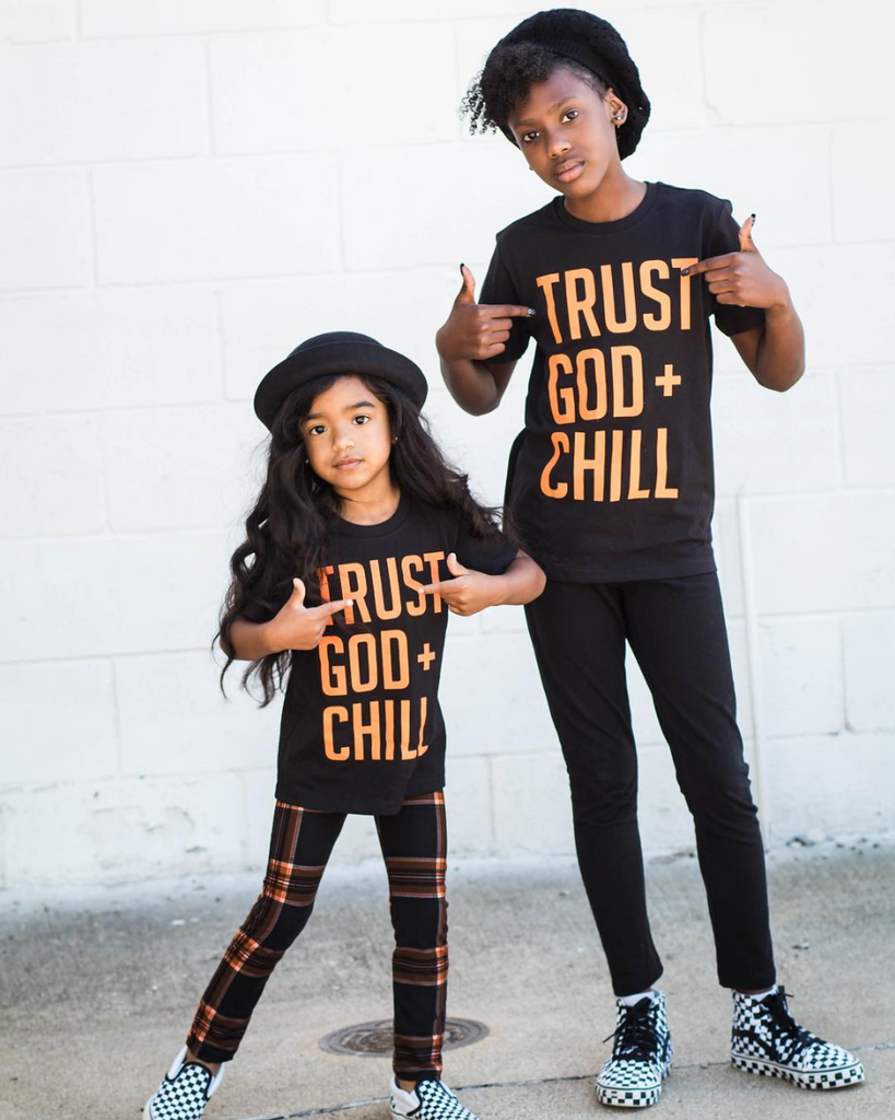 Dez in special edition Trust God + Chill T-Shits