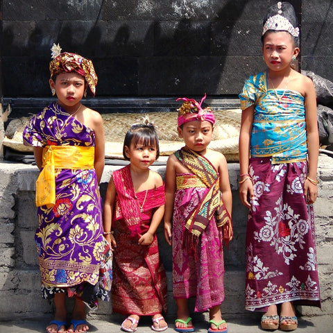 Balinese children in traditional clothing