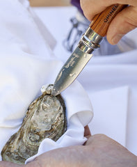Opinel oyster knife in action. 