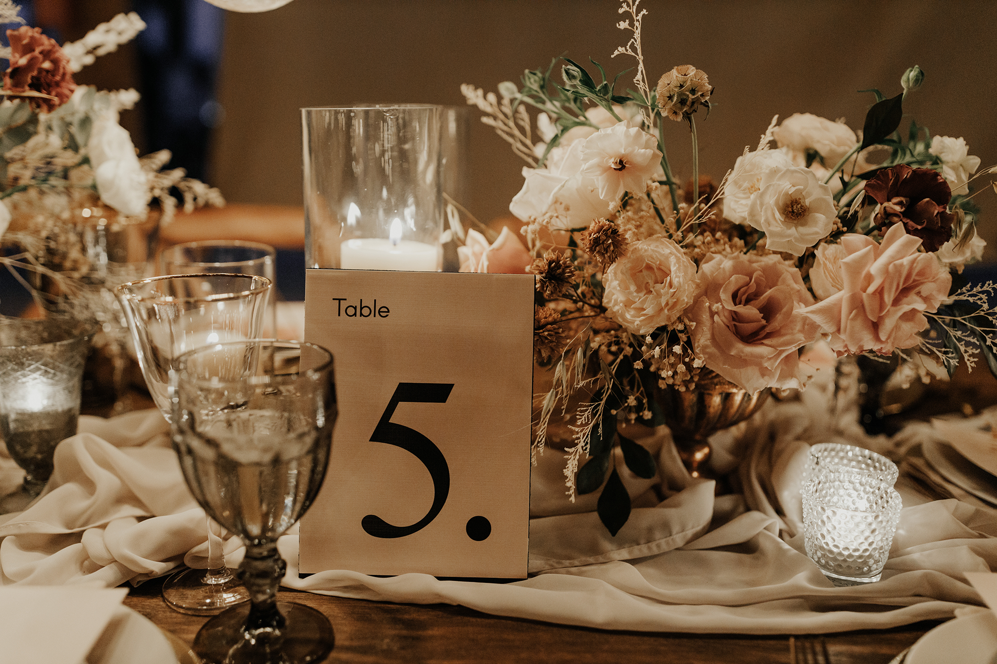 tropical wedding flowers centerpieces