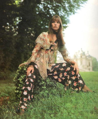 Flare wearing goddess Jane Birkin!