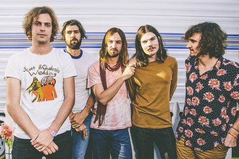 Kevin Parker Tame Impala Band Flare Straßenmusik-Blog