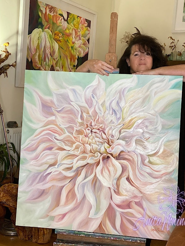 Anita nowinska with her big dahlia painting 'Precious'