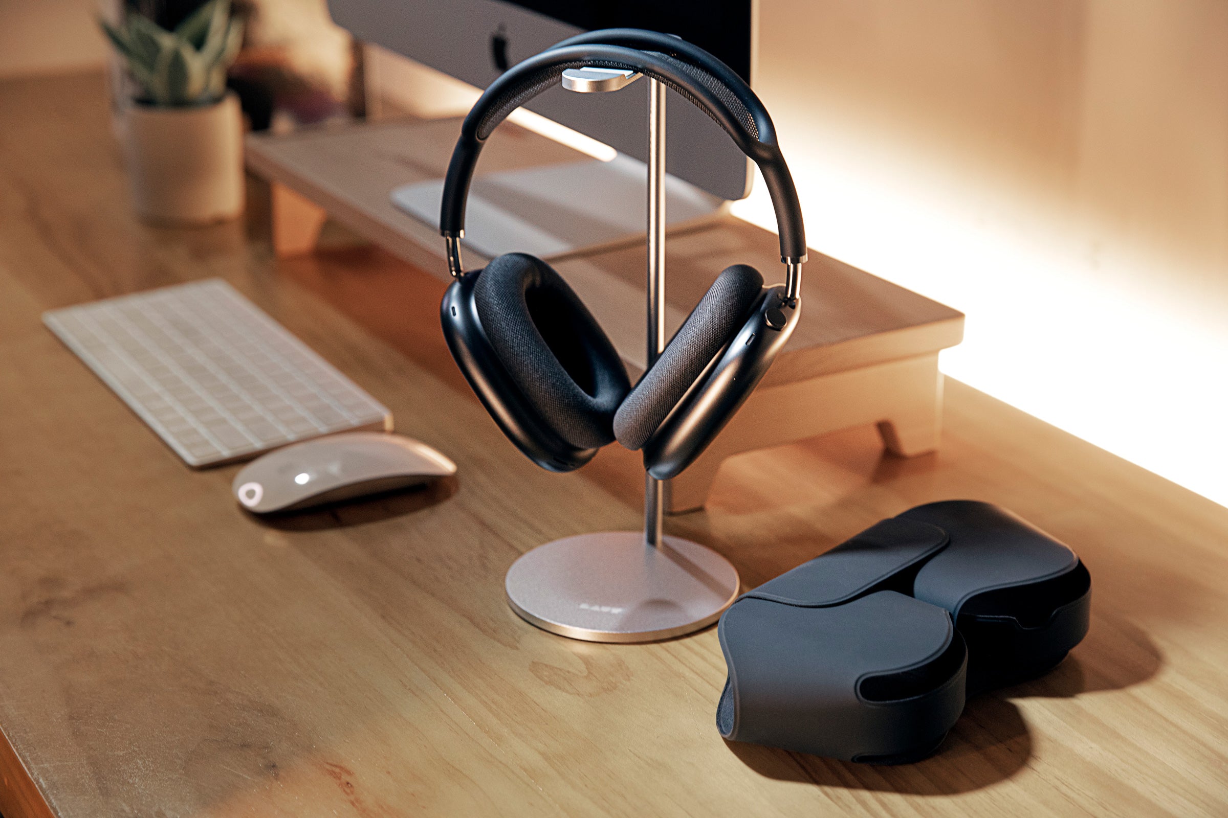 LAUT - Free Stand - Headphone Stand for AirPods Max