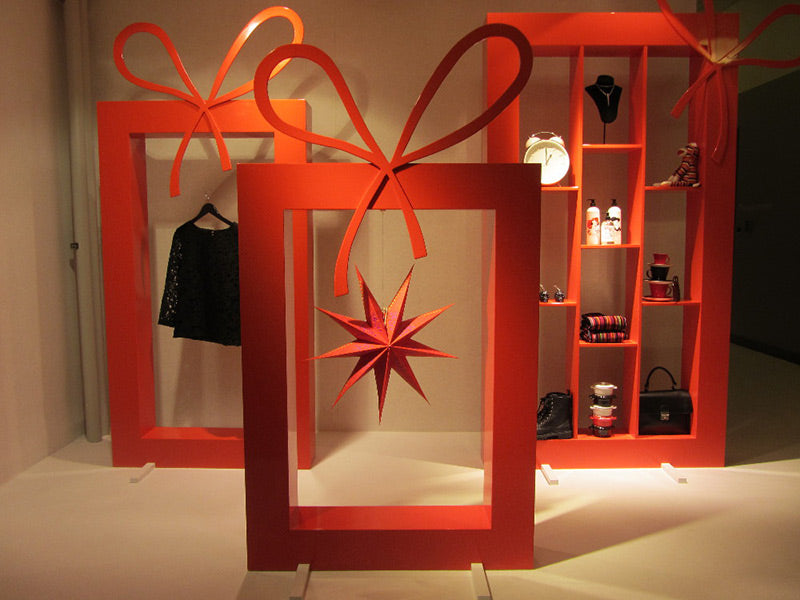 Louis Vuitton Floating Papers Window Display - Best Window Displays