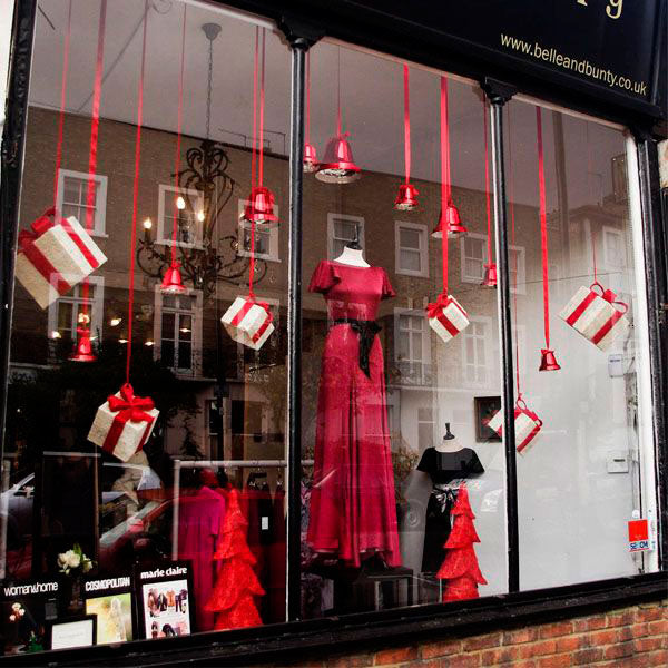 10 Christmas Window Display Ideas for Your Store