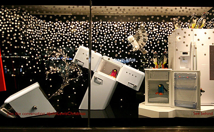 Top 5 Creative Christmas Shop Window Displays, DesignSpice