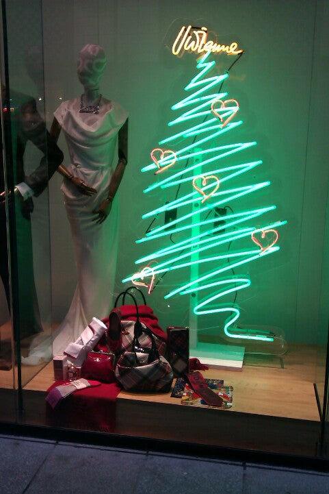 Visual Merchandising & Window Display Ideas From France