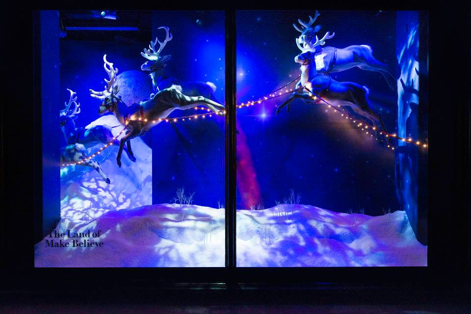 Christmas Window Displays Created by DM Window Display – Visual