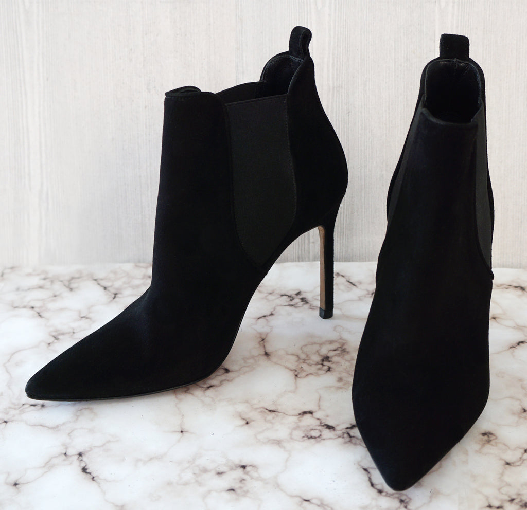 MANOLO BLAHNIK 35.5 Black Suede Point 