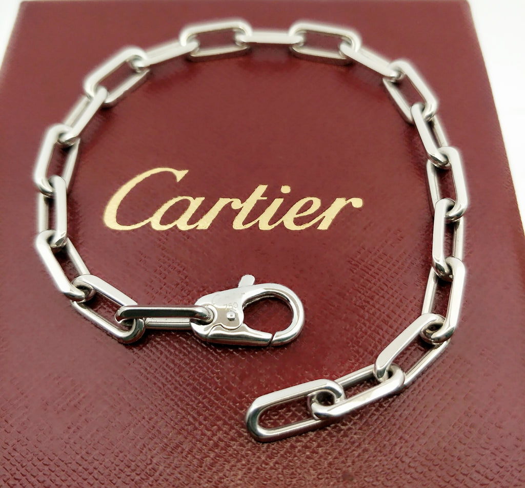 عاء شديدة ساحق bracelet santos cartier 
