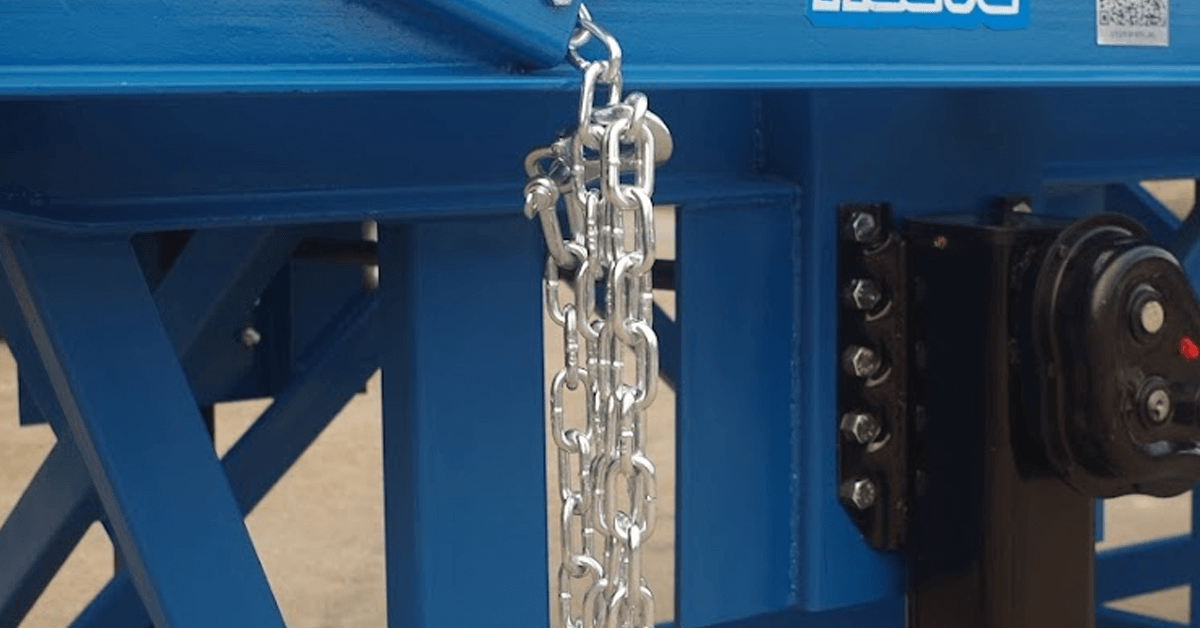 Huge-heavy-duty-yard-ramp-with-stainless-chain