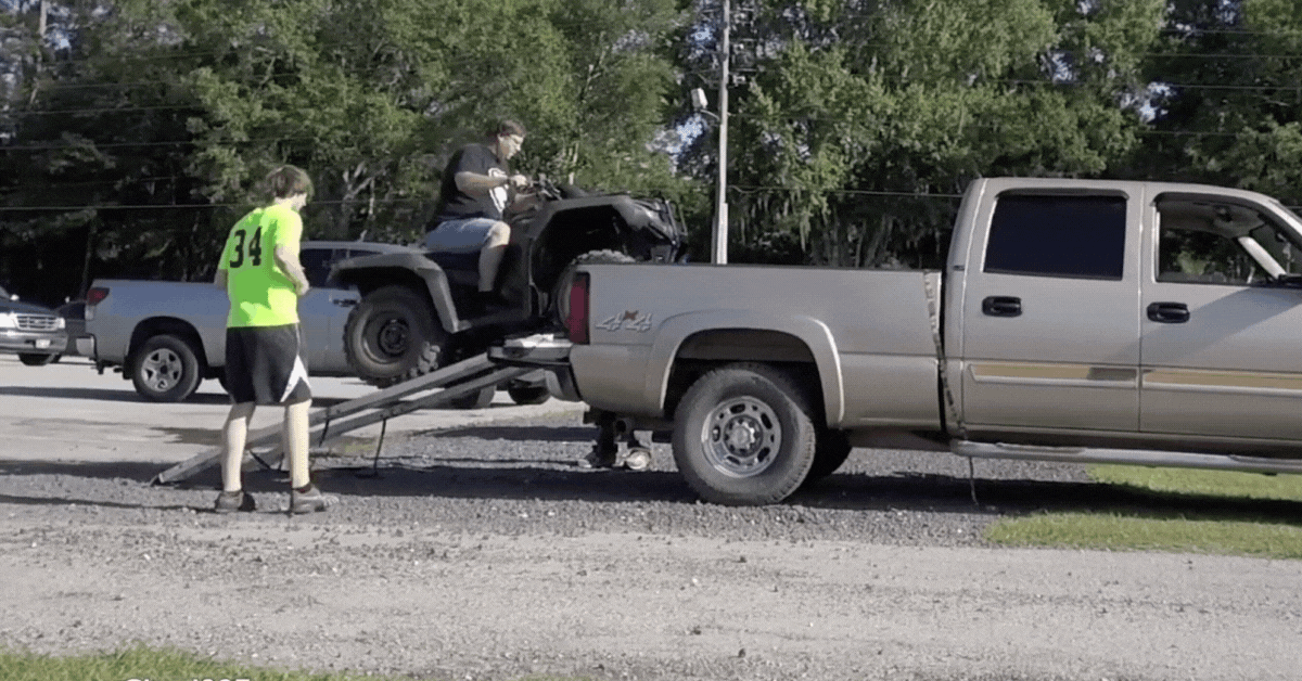 atv-failed-to-be-loaded-on-the-pick-up-truck