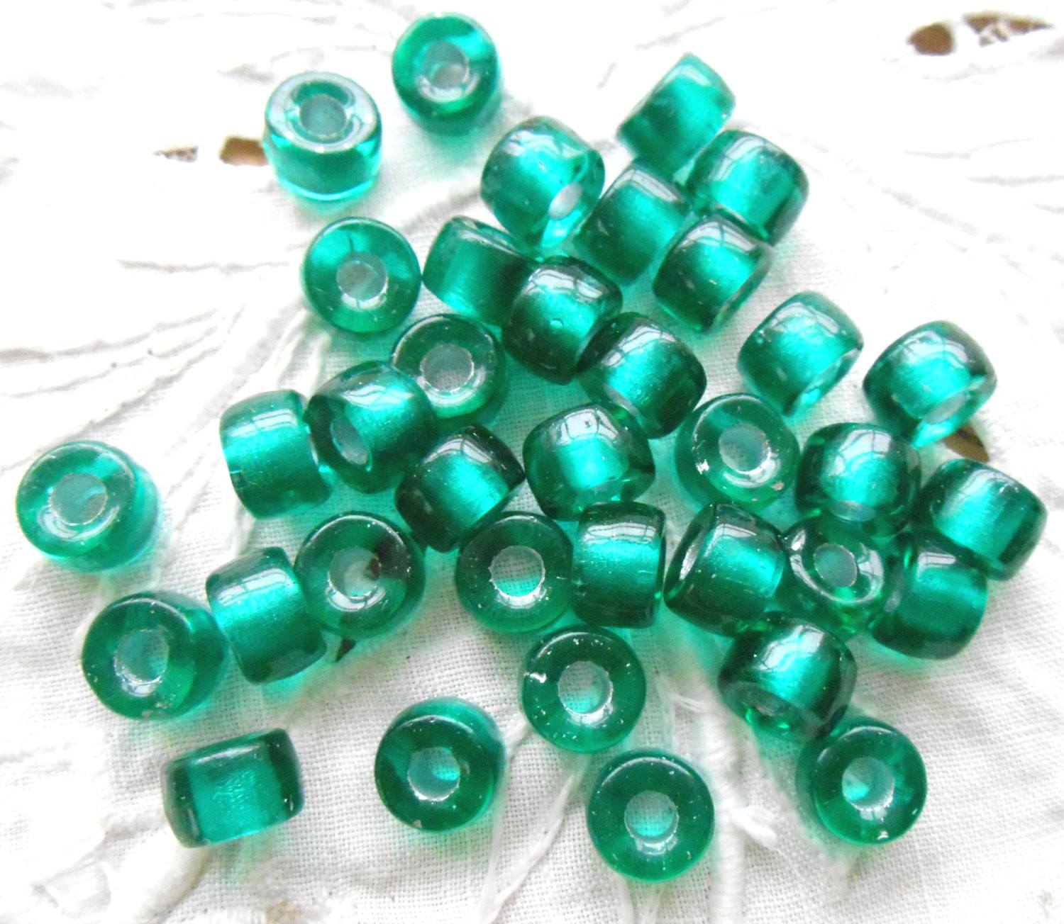 25 6 x 4mm Czech Glass Faceted Crow Beads Green Emerald