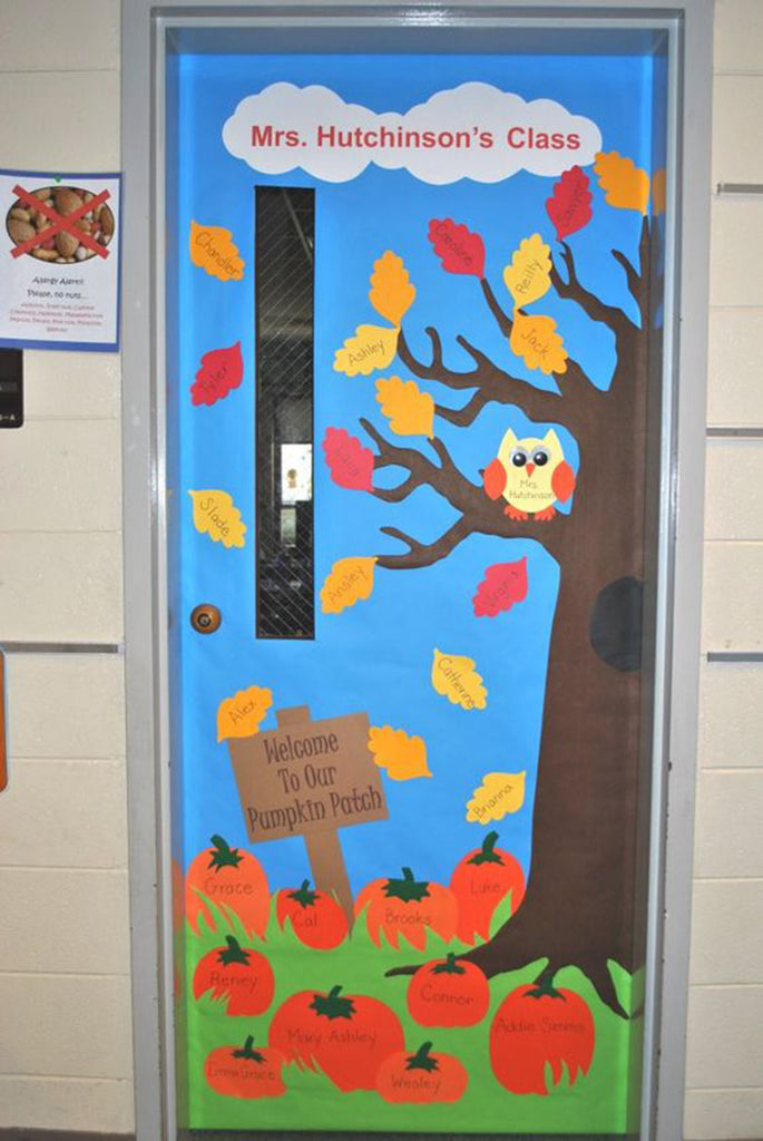 30 Super Cool Classroom Doors to Bring in the Fall Season ...