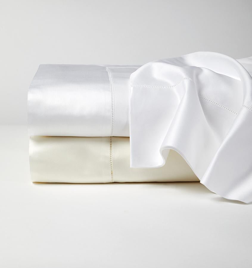Giza 45 White Sateen Sheet Set by Sferra