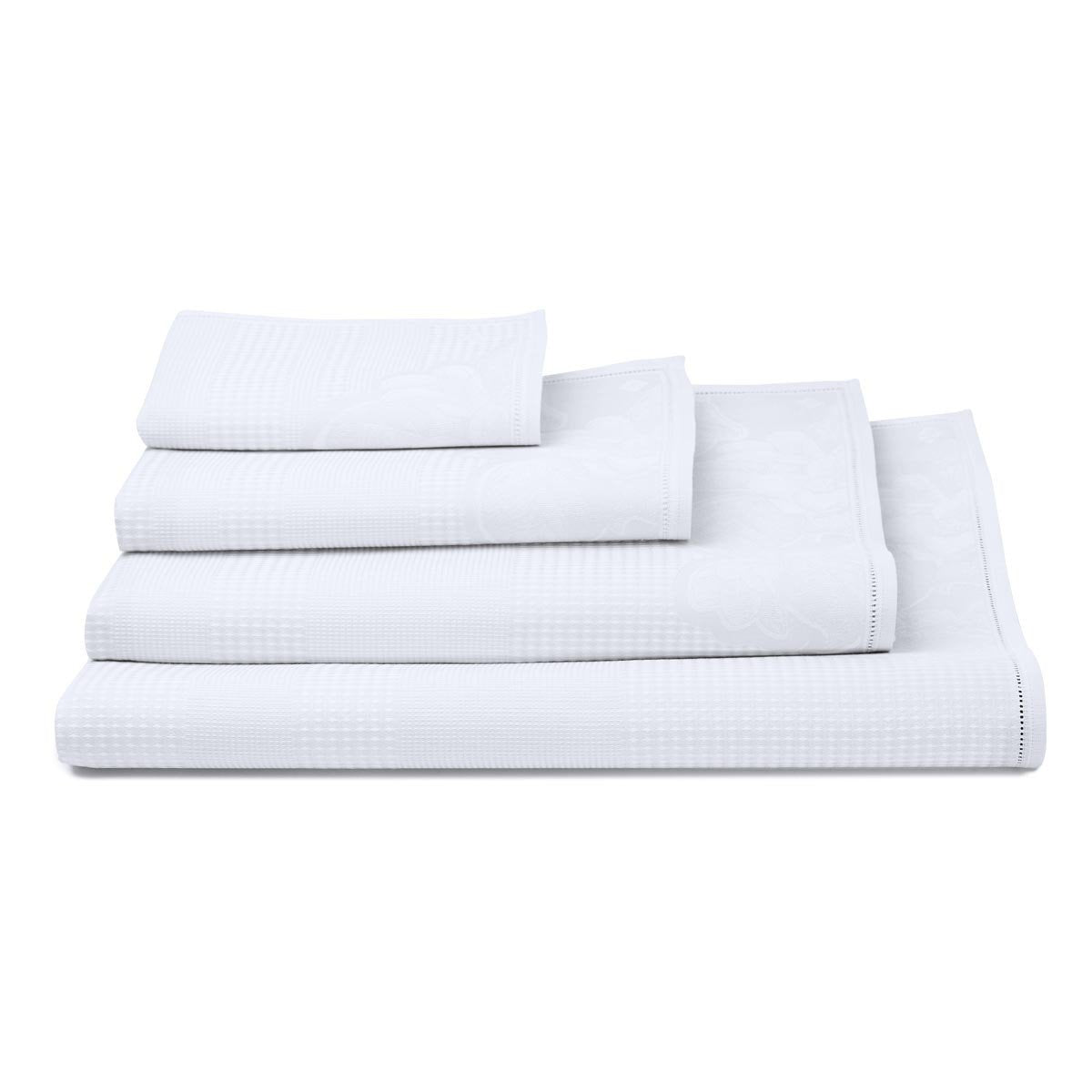 https://cdn.shopify.com/s/files/1/1268/4551/products/Fig_Linens_-_Le_Jacquard_Francais_Bath_Collection_serviette-de-bain_volupte_blanc_verso_1600x.jpg?v=1691927486