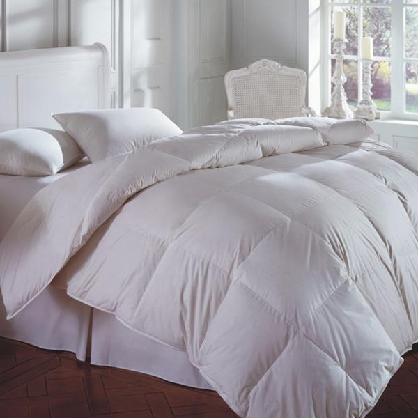 Cascada Peak 600+ White Down Comforter by Downright