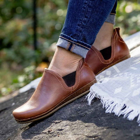 vegetable tanned leather Chelsea boots