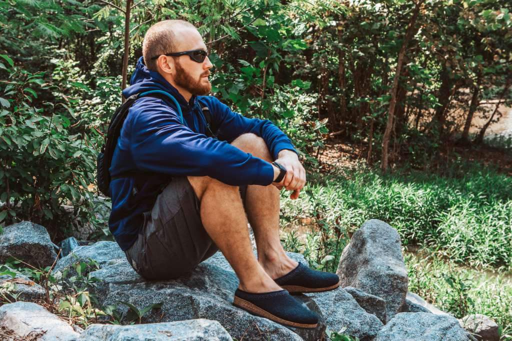 mens felt clogs