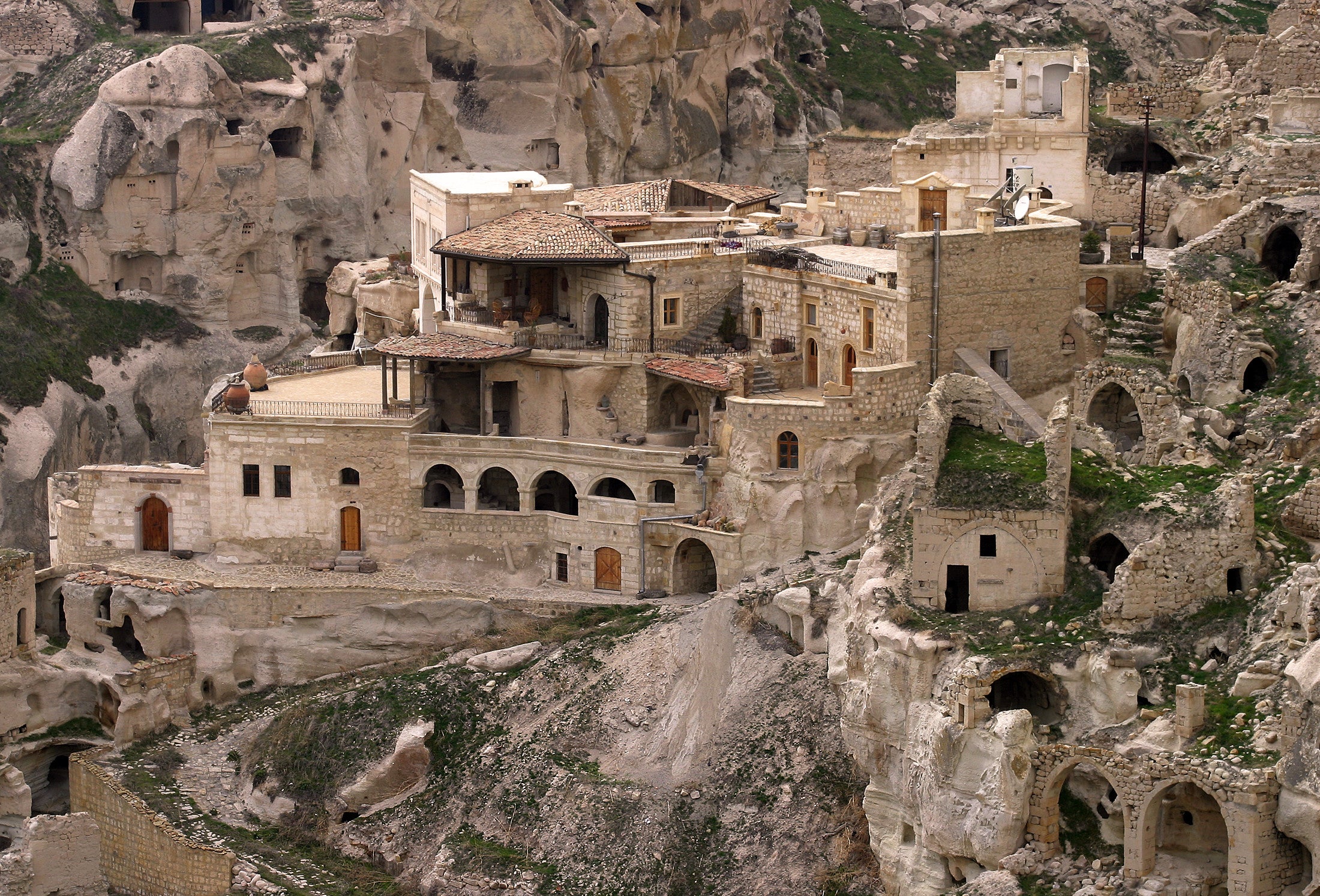 largest-ancient-underground-city-found-in-turkey-ancient-explorers