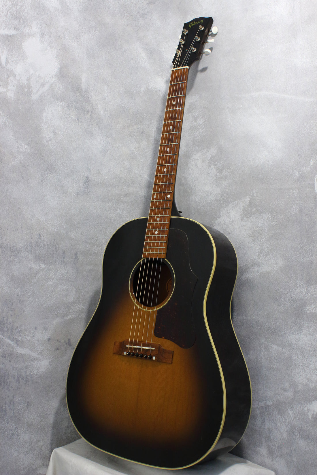 Gibson 1962 J-45 VS