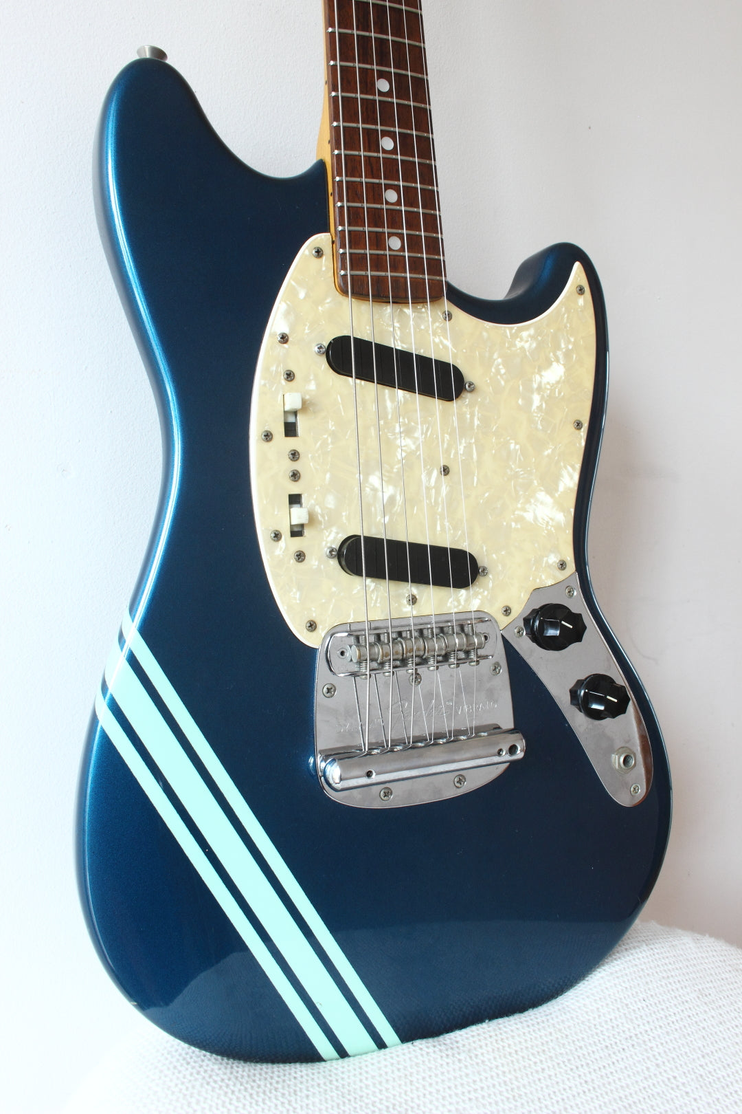 fender mustang japan reissue 65