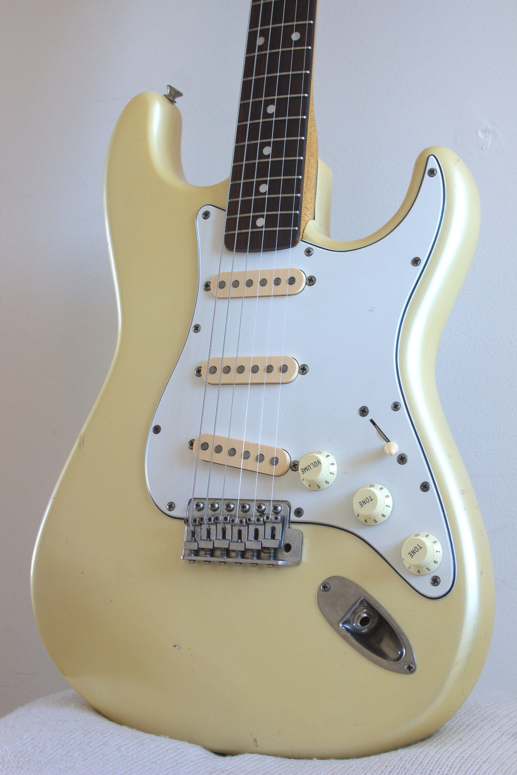 Fender Japan '72 Reissue Stratocaster ST72-70R Frosted White JV Serial 1983