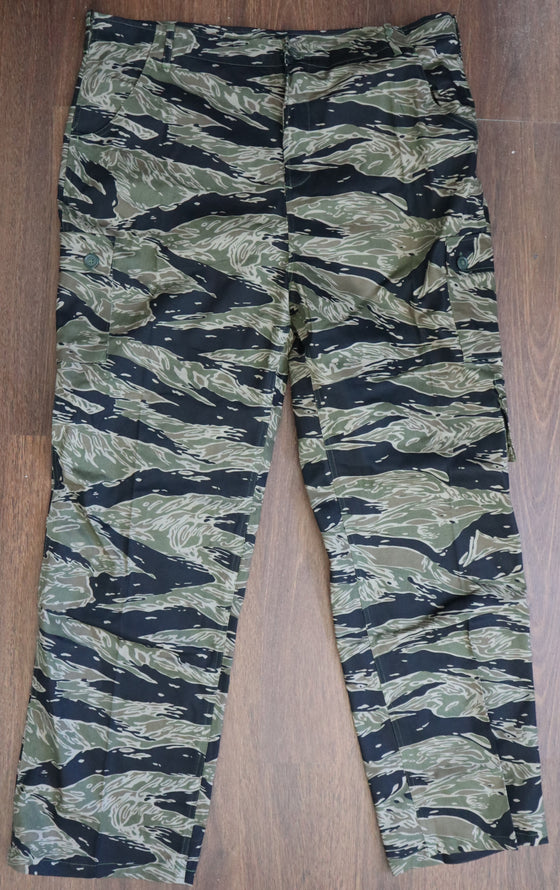 Vietnam Tiger Stripe Camo Uniform- Reproduction. – Mike's Militaria