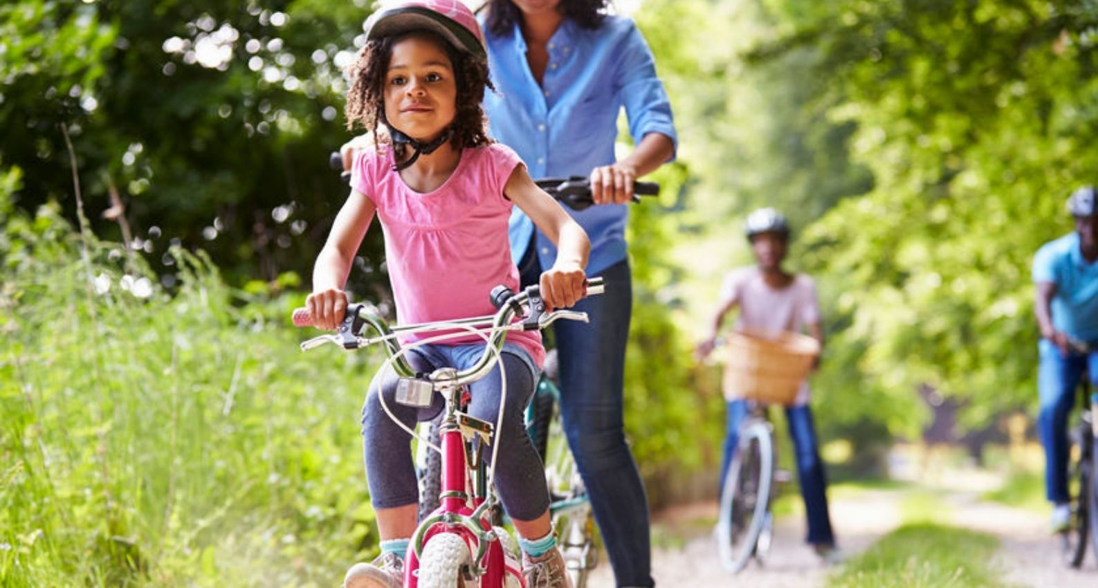family_bike_ride_to_get_kids_moving