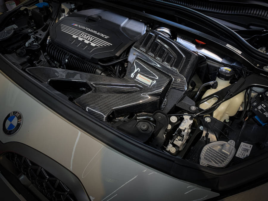 Toma de aire de fibra de carbono Armaspeed BMW F40 M135ix - ML Performance UK