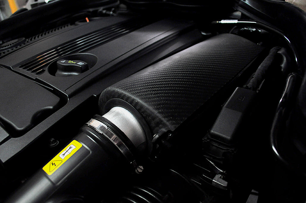 Admission d'air froid en fibre de carbone Armaspeed Mercedes-Benz W204 (C180, C200 et C250) - ML Performance UK