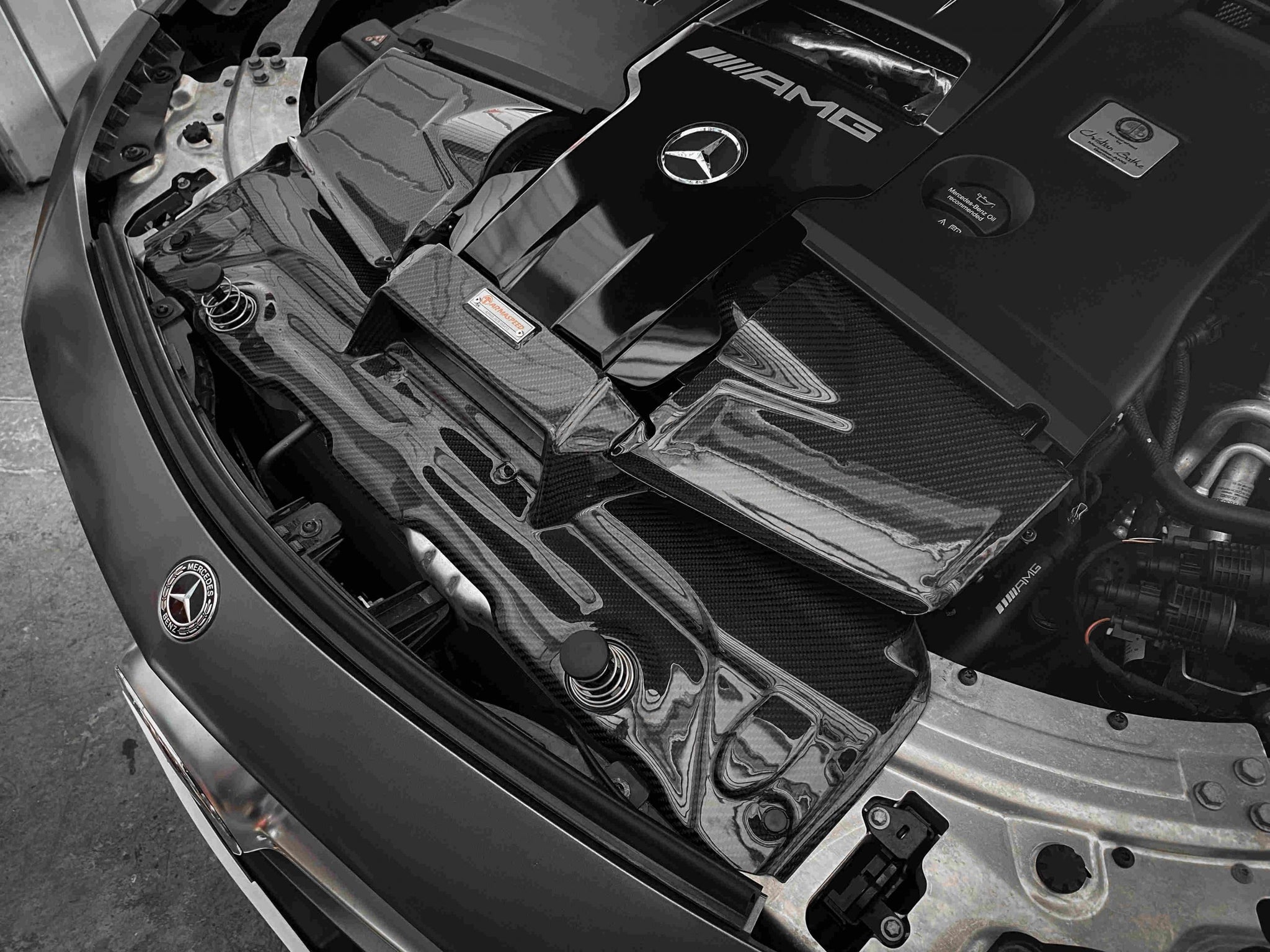 Toma de aire frío de fibra de carbono Armaspeed Mercedes-Benz W213 AMG E63 - ML Performance UK