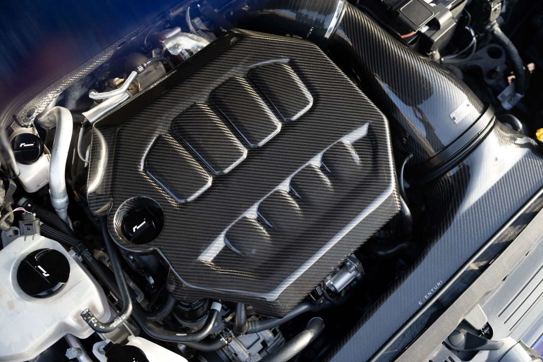Eventuri VW MK8 Golf Carbon Fibre Engine Cover (Golf GTI & Golf R) - ML Performance UK