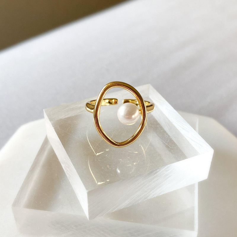 Charisma Modern Pearl Ring – The Songbird Collection