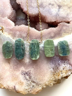 Raw Green Kyanite Layering Crystal Necklace - Catching Wildflowers 