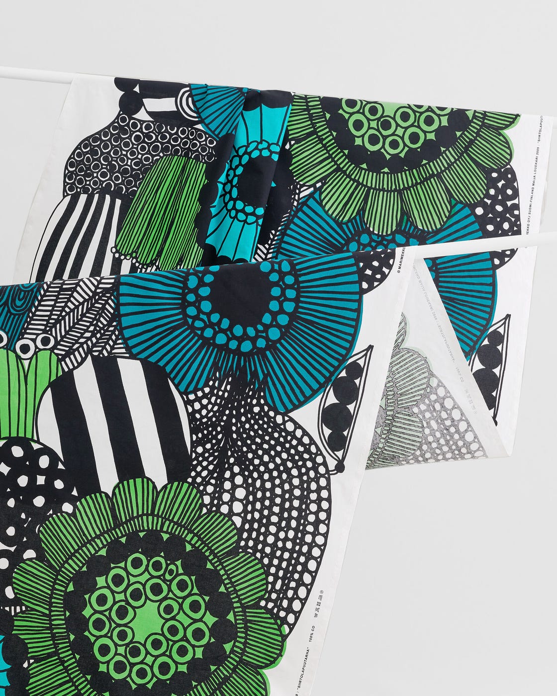 siirtolapuutarha green cotton fabric – Marimekko Vancouver