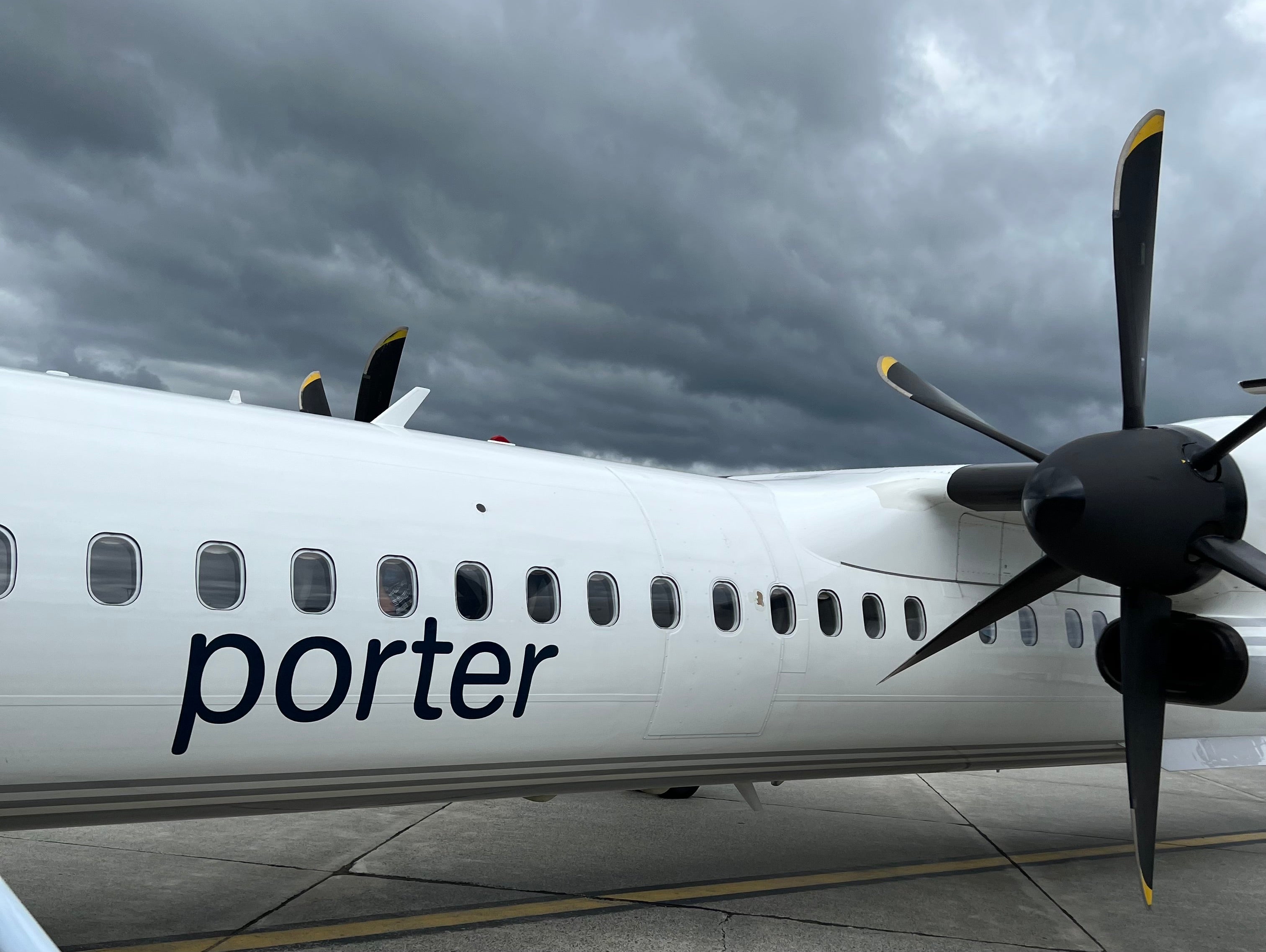 Image of a Porter airlines airplane